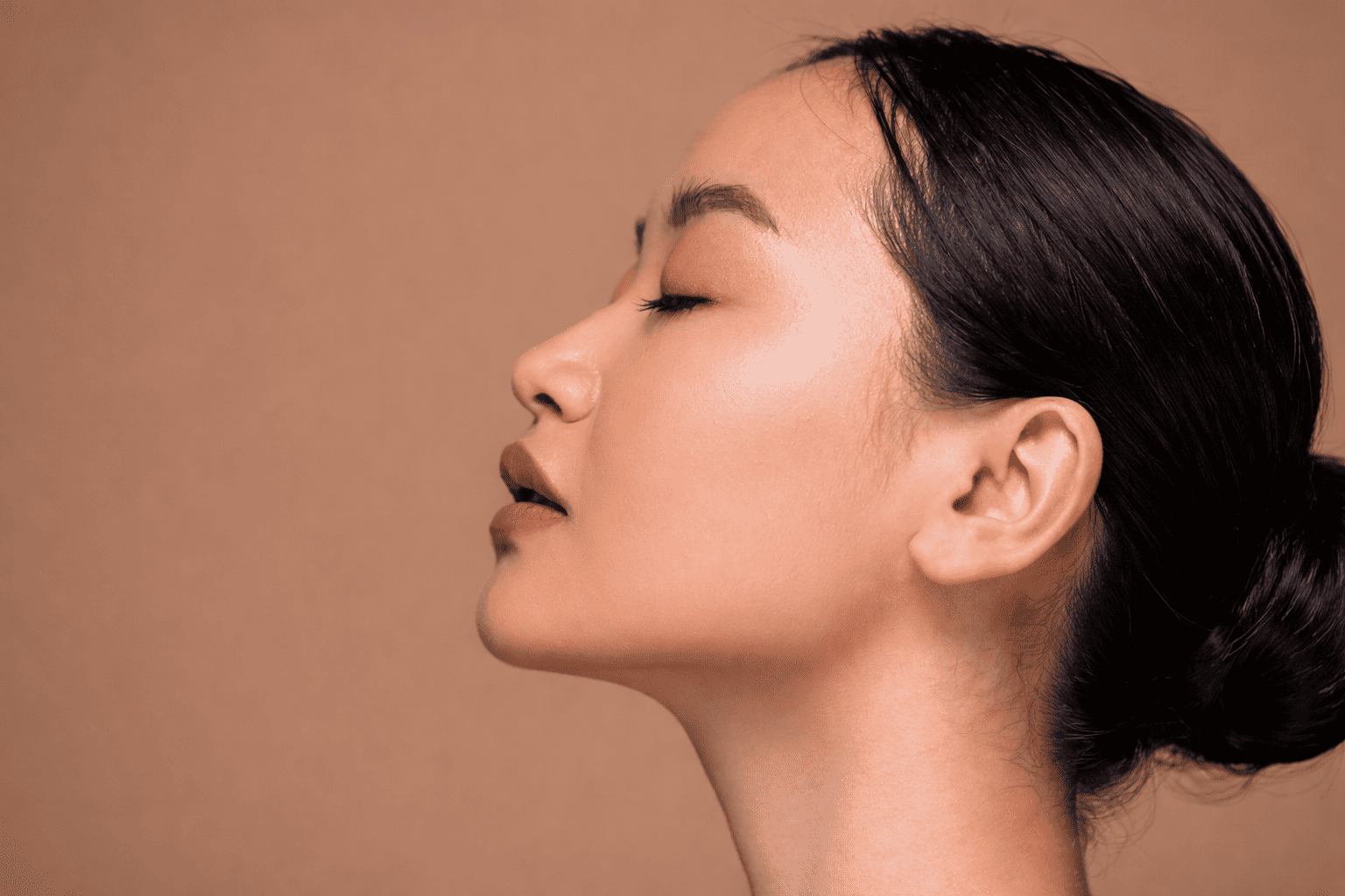 Jowls: Causes, 3 Treatment Options, and Prevention